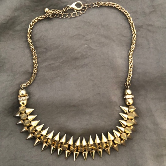 Jewelry - Gold spike statement necklace